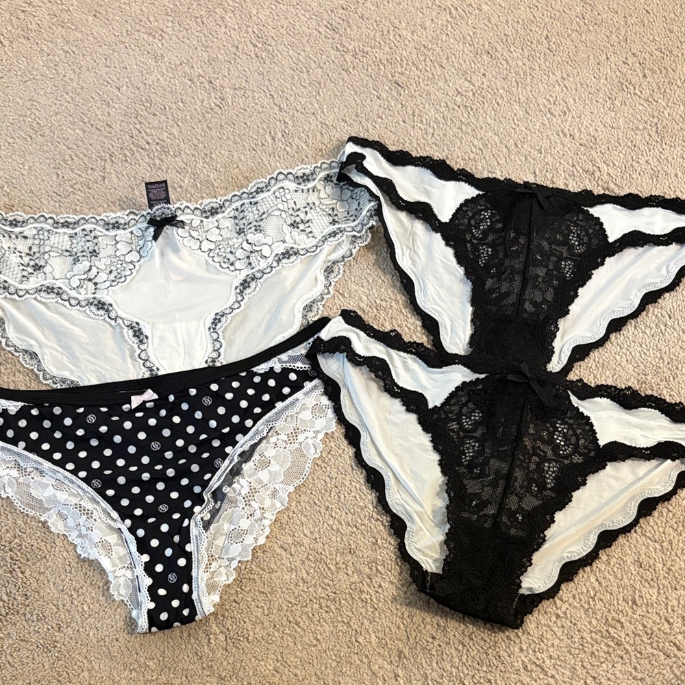 Lot of Victoria's Secret Underwear - Picture 5 of 6